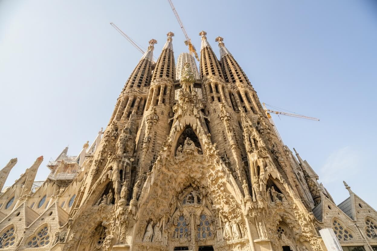 Façade de la Nativité conçue par Gaudí
